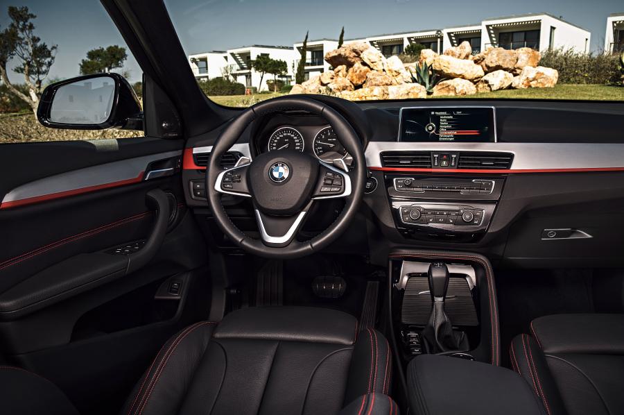  BMW X1 xDrive25i Sport Line 2015 года  (фото 14 из 36)